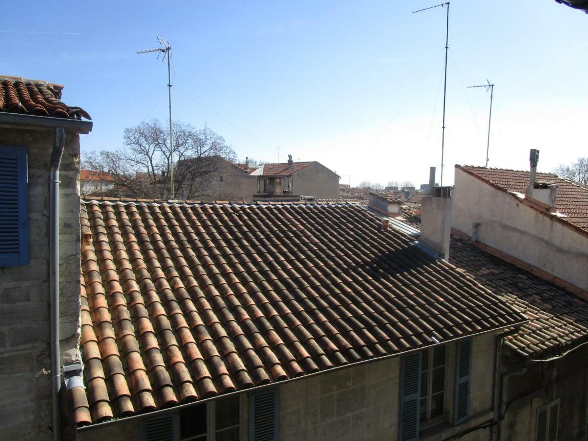 Maison 3 Chambres - Terrasse - Climatisation 10 Minutes A Pied Du Pont D'Avignon Exterior photo